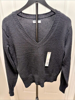 Sonoma V-Neck Sweater in Black Size Large NWT